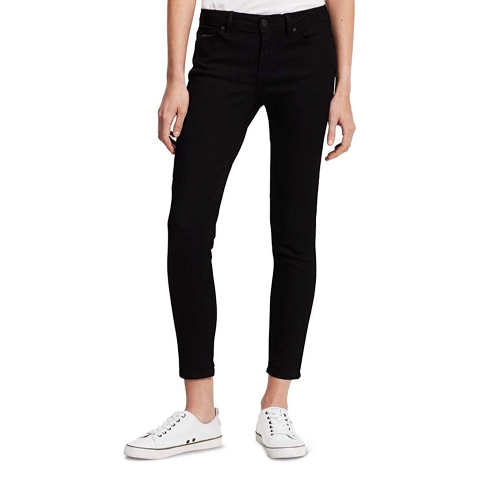 Black ankle jeans